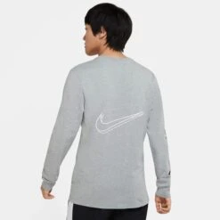 NIKE Men's Sportswear Long-Sleeve Tee -Iron Stride Men Shop 2070518 005 alt3