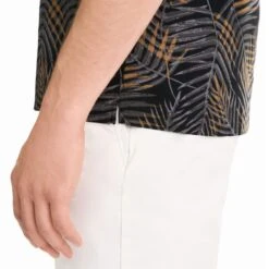 VAN HEUSEN Men's Weekend Woven Short-Sleeve Shirt 8 VAN HEUSEN Men's Weekend Woven Short-Sleeve Shirt -Iron Stride Men Shop 2084699 001 alt3