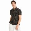 VAN HEUSEN Men's Weekend Woven Short-Sleeve Shirt